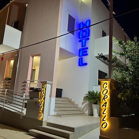 טורה סנטה סאבינה Hotel Corallo מראה חיצוני תמונה