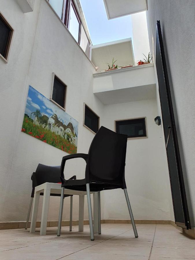 טורה סנטה סאבינה Hotel Corallo מראה חיצוני תמונה