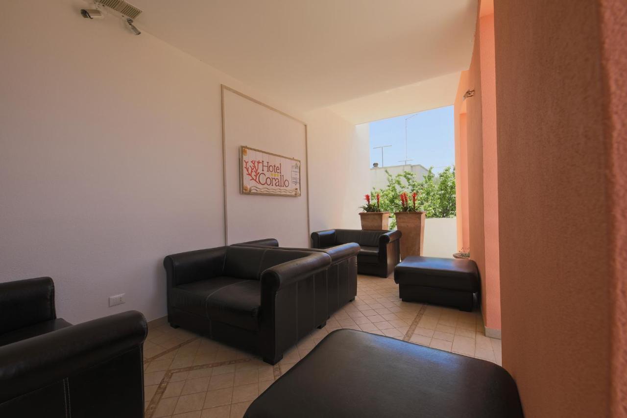 טורה סנטה סאבינה Hotel Corallo מראה חיצוני תמונה