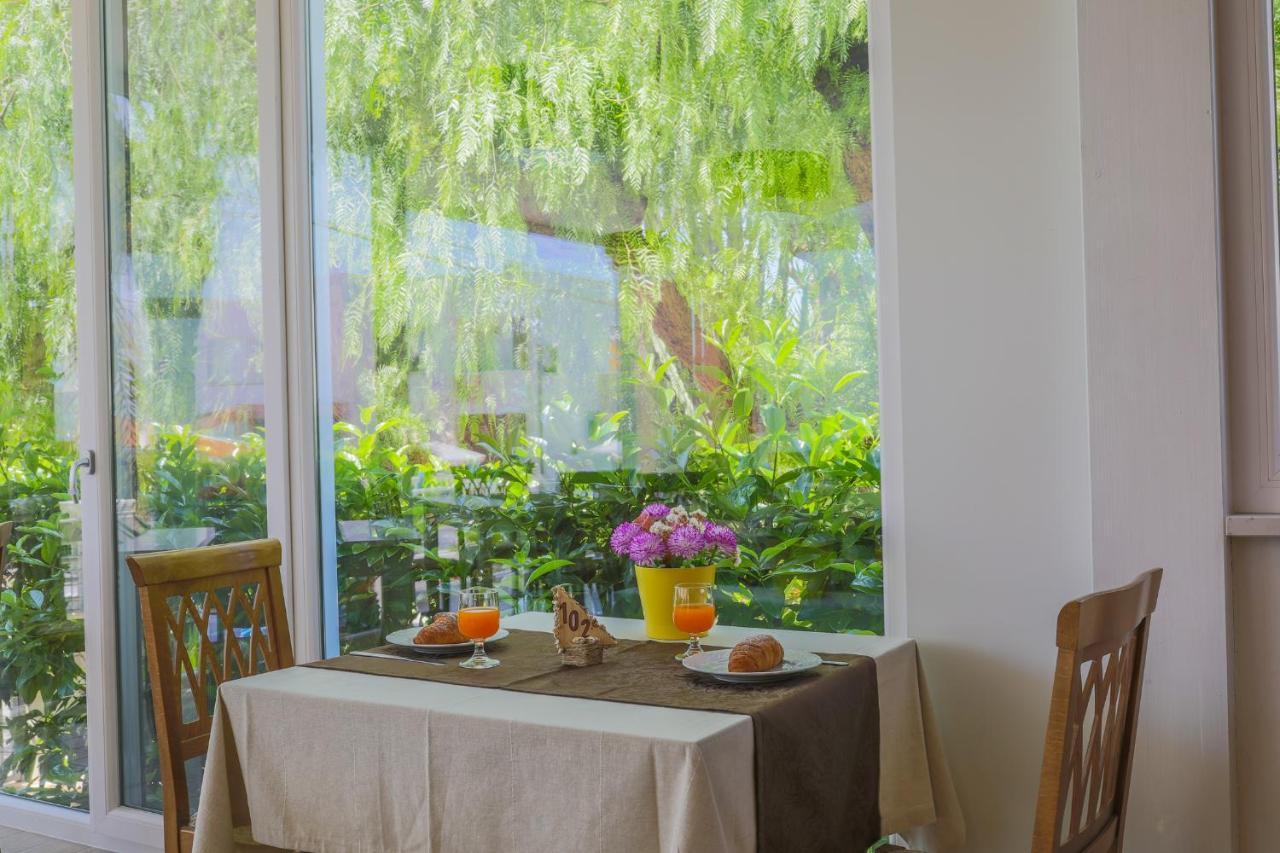 טורה סנטה סאבינה Hotel Corallo מראה חיצוני תמונה