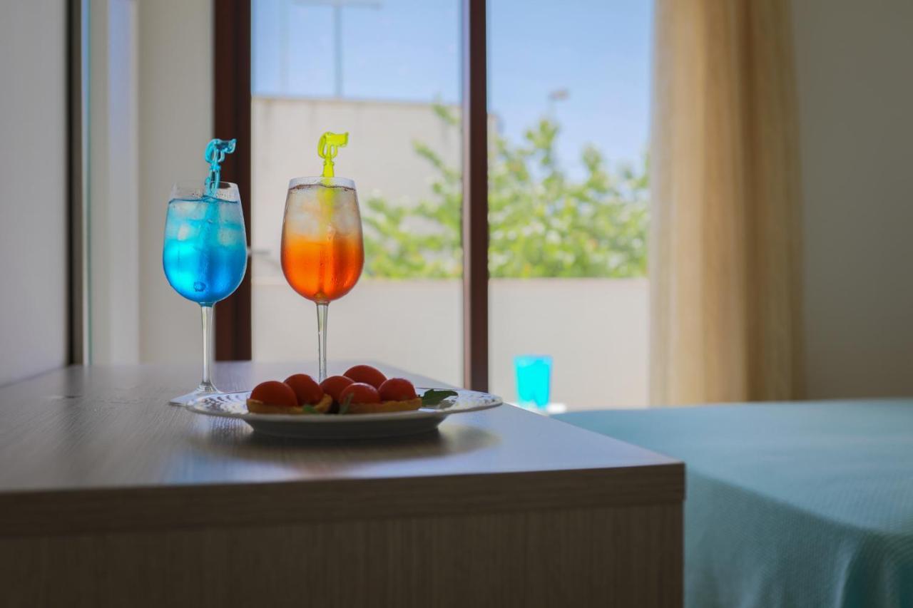 טורה סנטה סאבינה Hotel Corallo מראה חיצוני תמונה