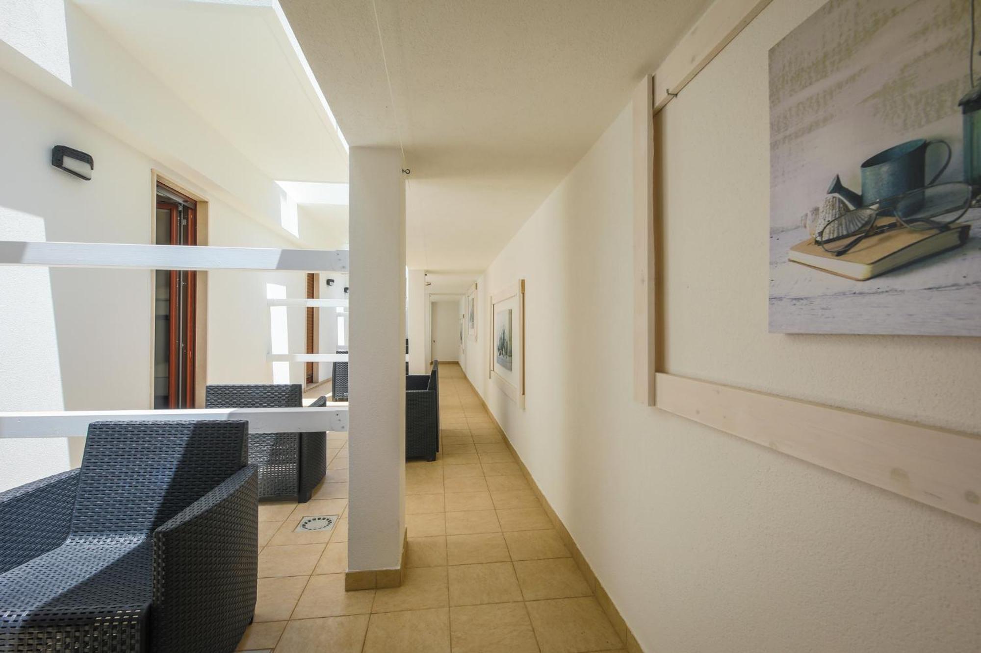 טורה סנטה סאבינה Hotel Corallo מראה חיצוני תמונה